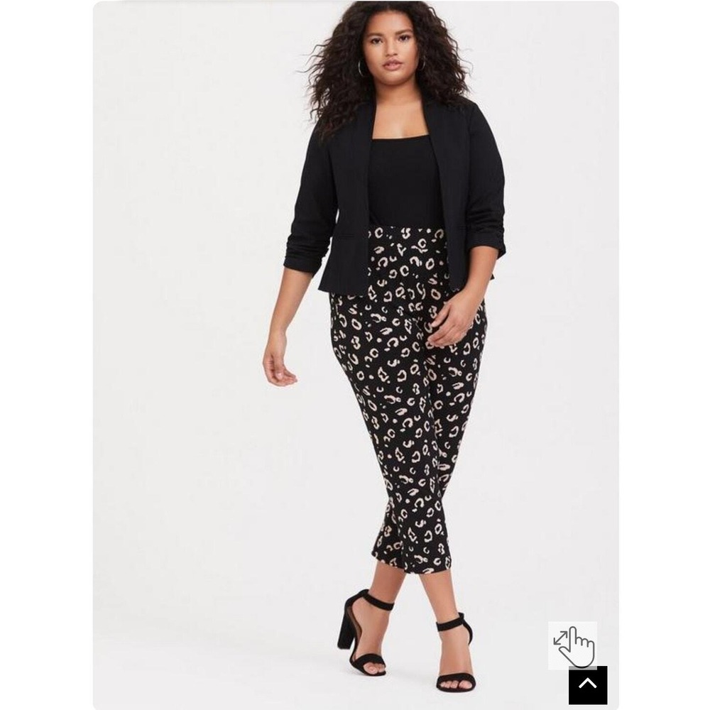 Torrid Studio Knit Tapered Pant Black Leopard Print Elastic Stretchy Pants Sz 2